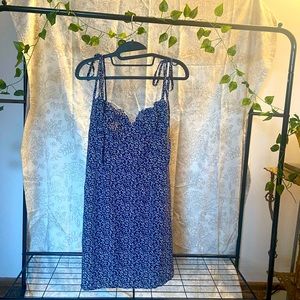 Navy floral patterned mini dress
